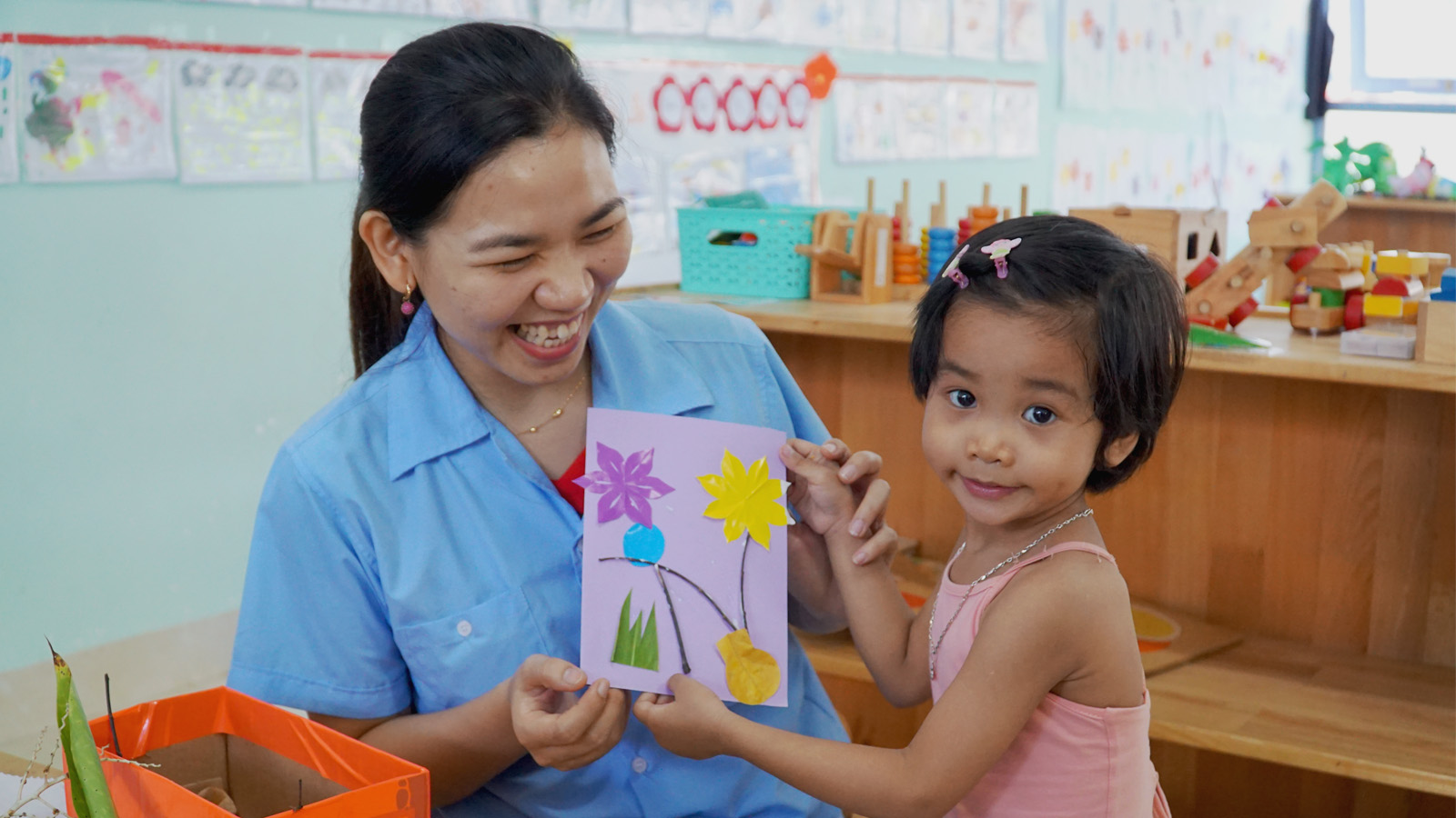 Trẻ em: Trẻ em luôn đem lại niềm vui và sự hồn nhiên cho chúng ta. Và khi nhìn thấy bức ảnh về trẻ em này, bạn sẽ hạnh phúc hơn bao giờ hết. Hãy cùng xem ảnh để khám phá thế giới đầy màu sắc và tương lai tươi đẹp của trẻ nhỏ.